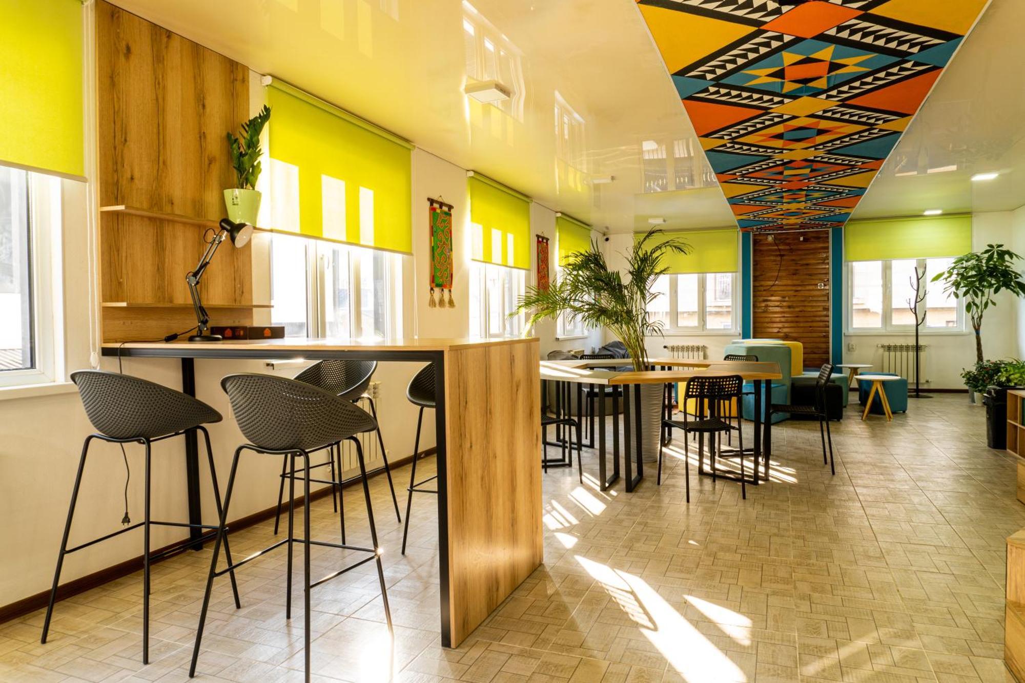 People Hostel & Coworking Bisjkek Eksteriør bilde