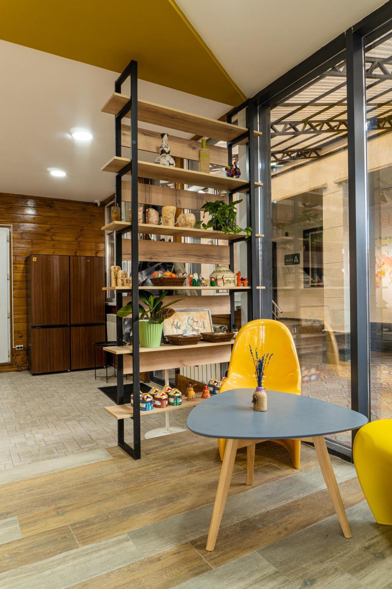 People Hostel & Coworking Bisjkek Eksteriør bilde