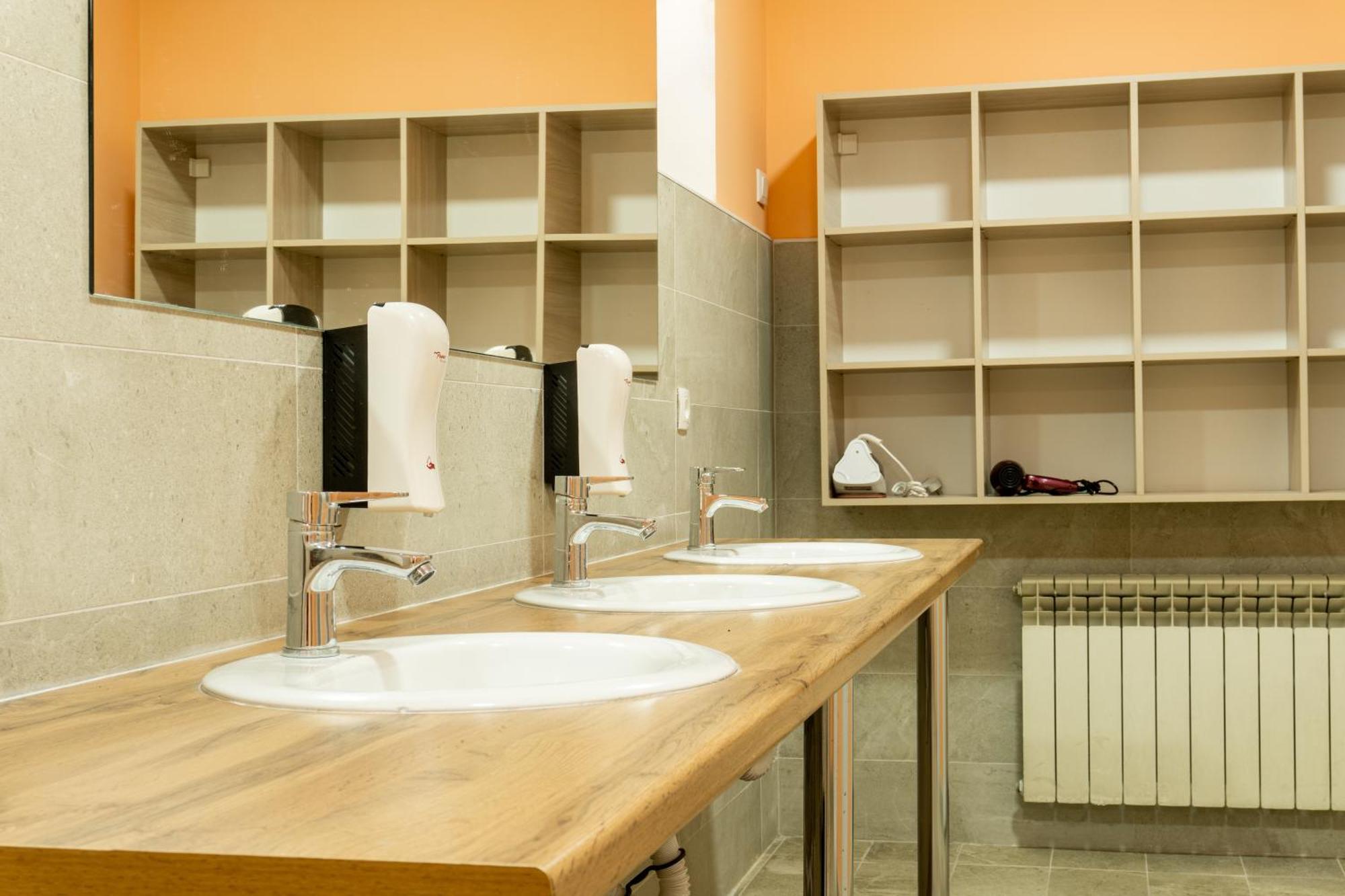 People Hostel & Coworking Bisjkek Eksteriør bilde